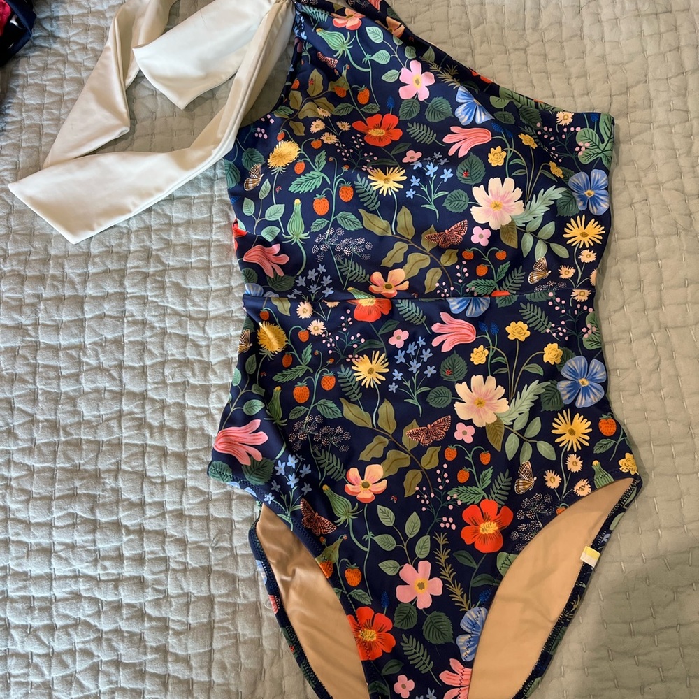 Summersalt One Shoulder Floral bathing suit, size 6